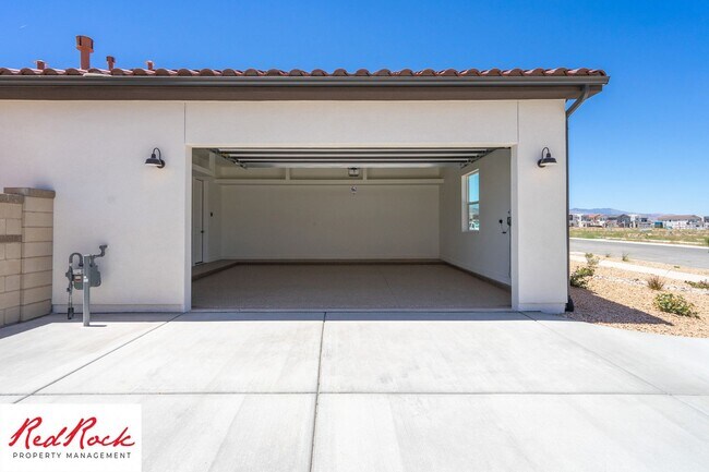 Building Photo - Brand New Stand Alone Home In Desert Color