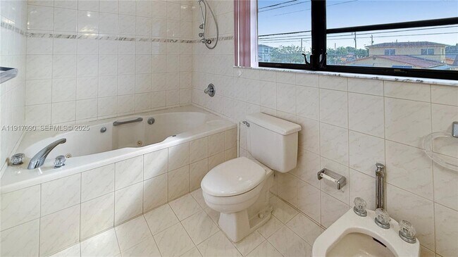 Building Photo - 8877 SW 36th St