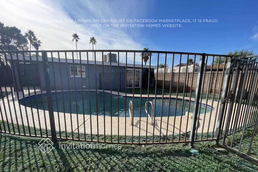 Building Photo - 2128 W Hartford Ave