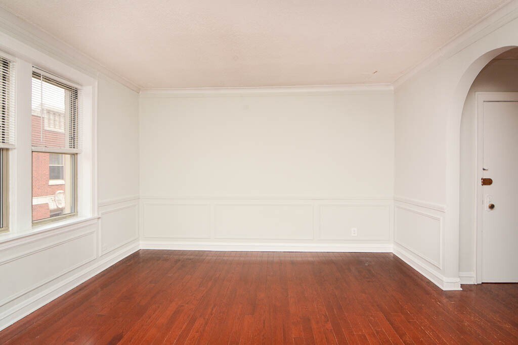 Building Photo - 551.5 W Surf St