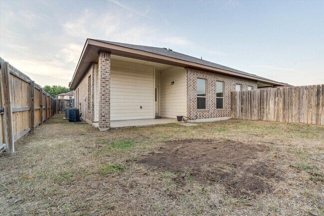Building Photo - 130 Hidden Springs Dr