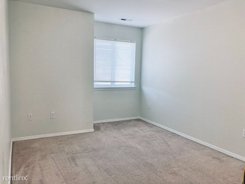 Building Photo - 11719 E Mansfield Ave