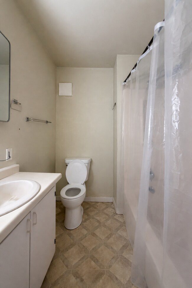 Building Photo - 119 S 3rd St