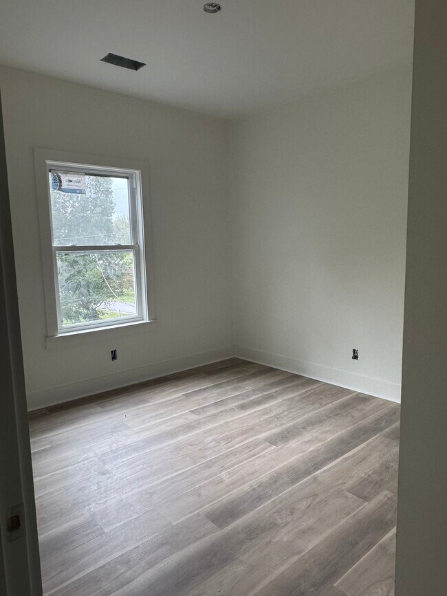 Building Photo - 4018 Cumberland Ave