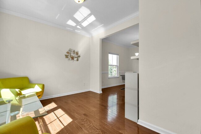 Building Photo - Spacious 3 Bedroom Home with Loft, Elegant...