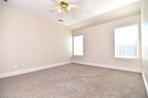 Building Photo - 321 S Chestnut St