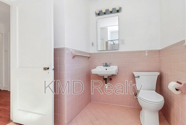 Building Photo - 1400 Matheson Ave