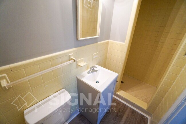Building Photo - 1644 30th St SW