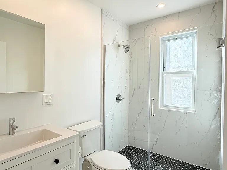 Bathroom - 21 High St