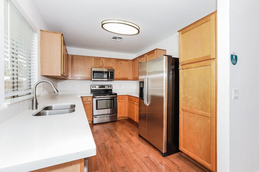 Building Photo - 286 W Santa Gertrudis Trl