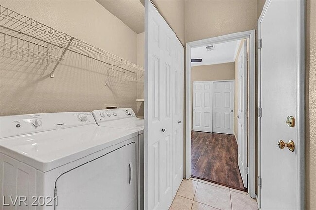 Building Photo - 237 Highgate St