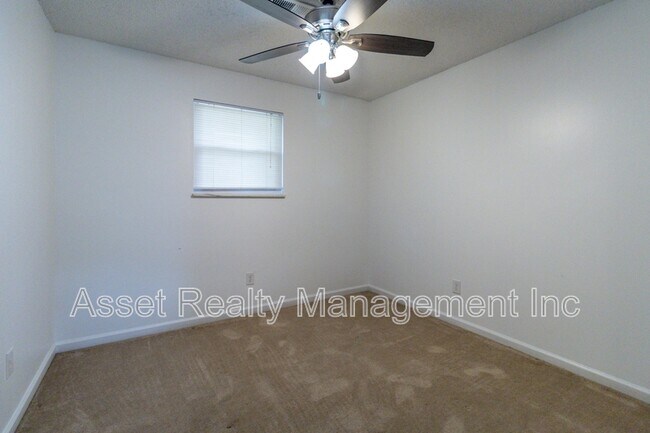 Building Photo - 2821 Vicksburg Ln