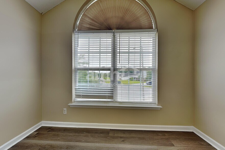 Building Photo - 57 Springwater Dr