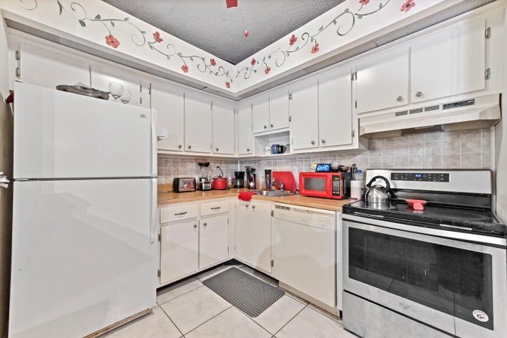Building Photo - 15500 Lakes of Delray Blvd