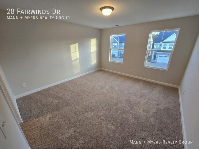 Building Photo - 28 Fairwinds Dr