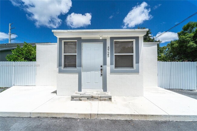 Primary Photo - 5725 NW 24th Ave