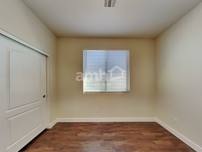 Building Photo - 7656 Mallard Bay Ave
