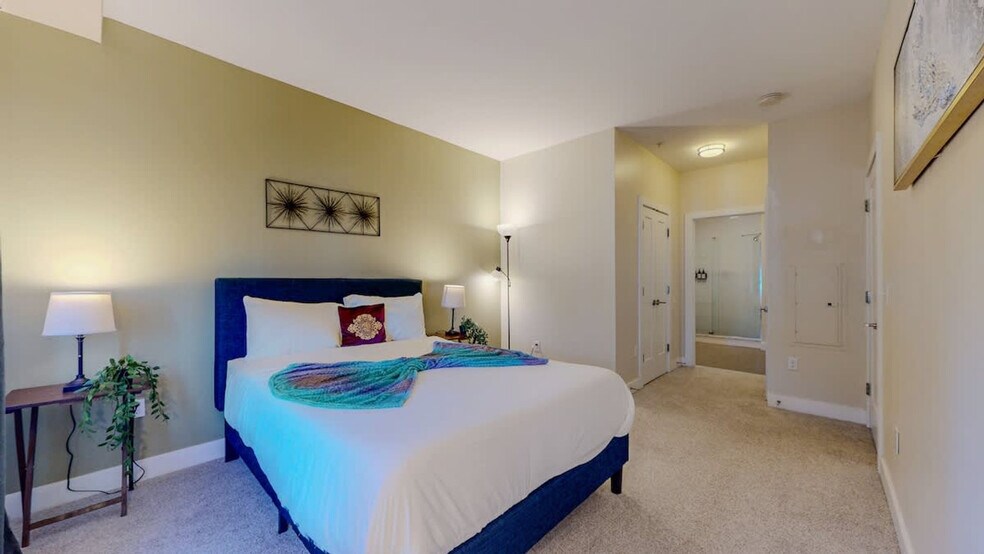 Building Photo - 545 Bedford St