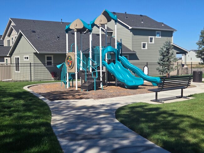 Building Photo - 4032 N Glider Ave