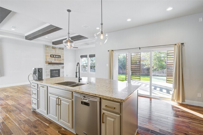 Building Photo - 135 Bella Luce