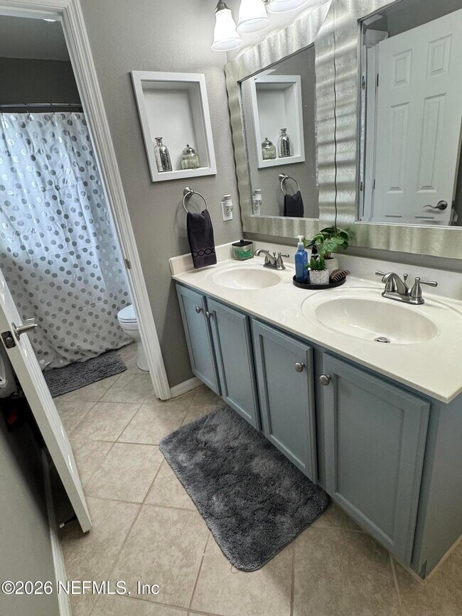 Building Photo - 12341 Glenn Hollow Dr