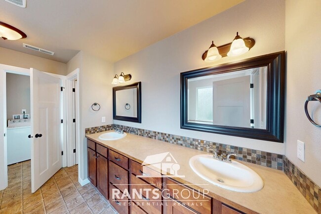 Building Photo - Stunning 4-Bedroom, 2.5 Bathroom Home on a...