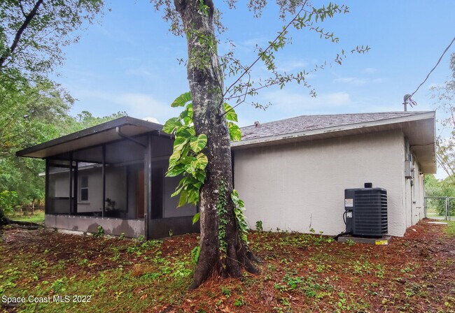 Building Photo - 1790 Lantana Ct NW