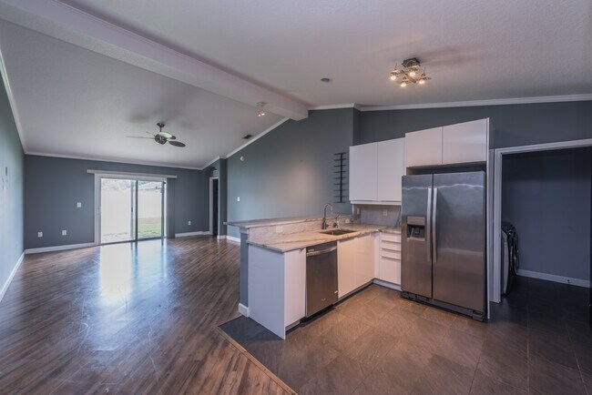 Building Photo - 5339 Peach Blossom Blvd