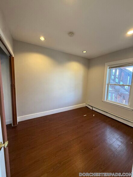 Building Photo - 44 Fenton St