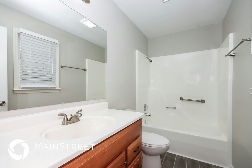 Building Photo - 663 Sunridge Dr