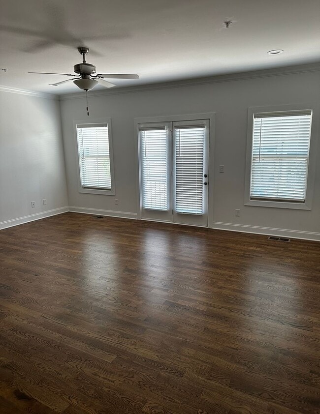 Building Photo - Luxury Town Home - Williamson County