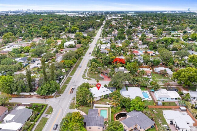 Building Photo - 3101 SW 16th St