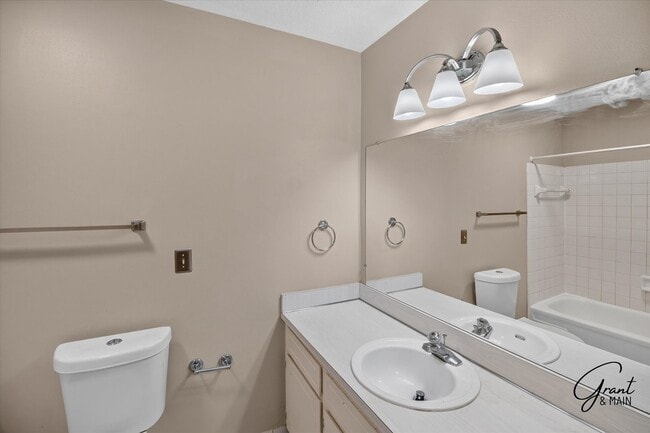 Building Photo - 24715 Meadow Ln
