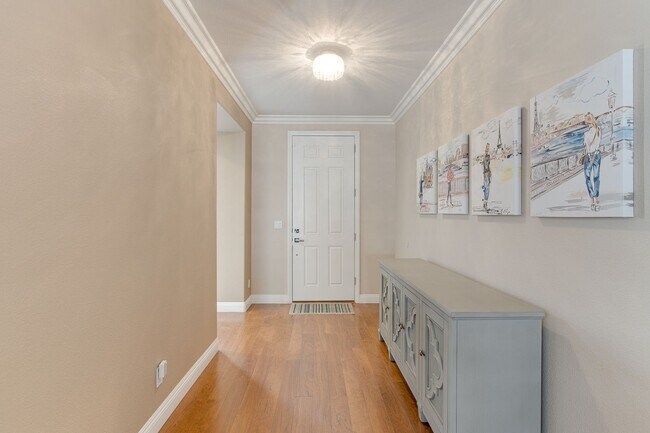 Building Photo - Fully Furnished Single-Story Gem in Peacef...