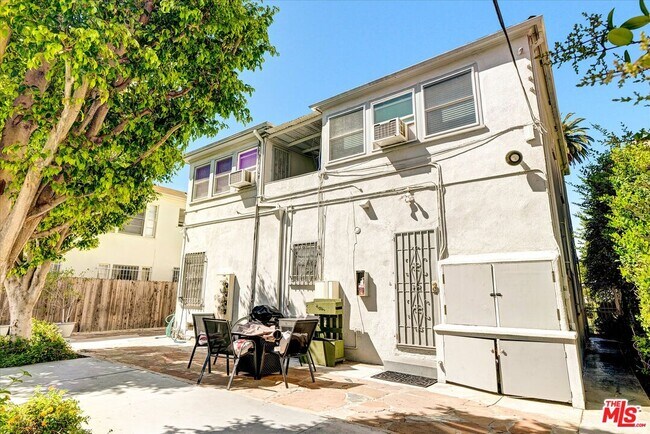 Building Photo - 142 N Hamilton Dr