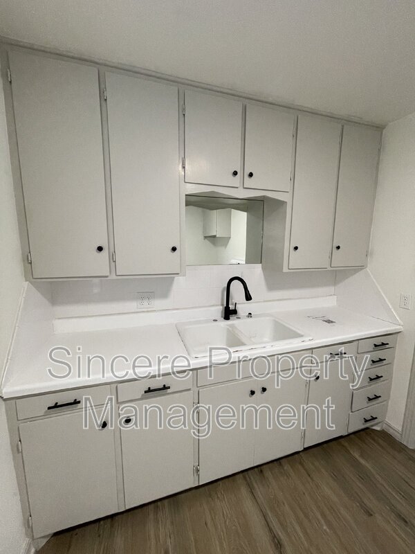 Building Photo - 1515 Casady Ln