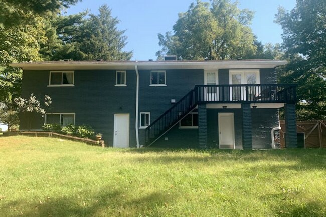 Building Photo - 6268 Mullen Rd