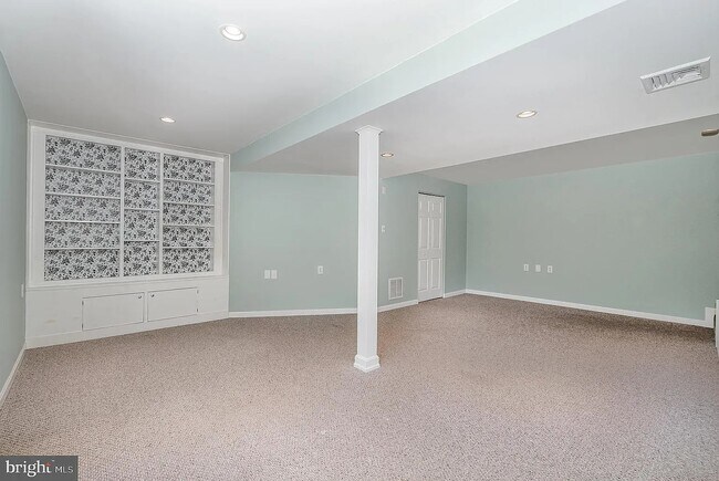 Building Photo - 109 Hunters Ridge Dr