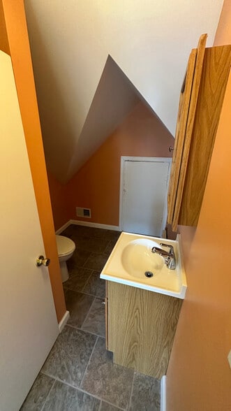 Building Photo - 1005 Hancock Ave