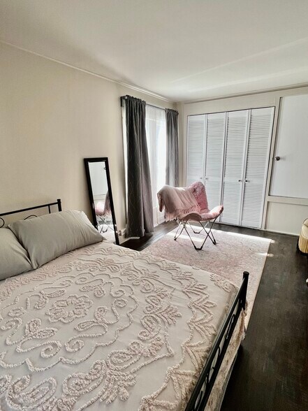 Building Photo - 24 N Chestnut St