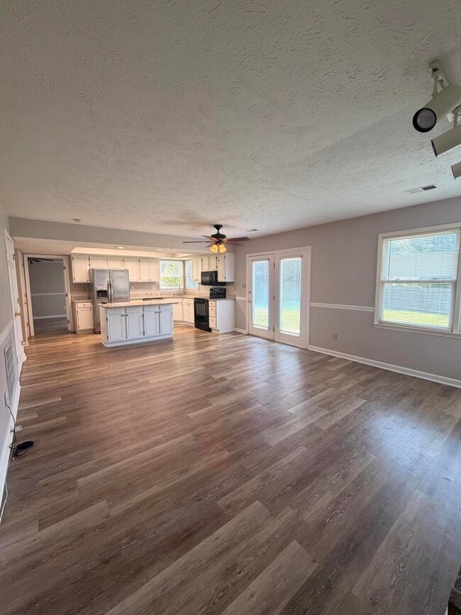 Building Photo - 3820 Muirfield Pl