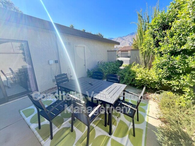 Building Photo - 1310 Campeon Cir