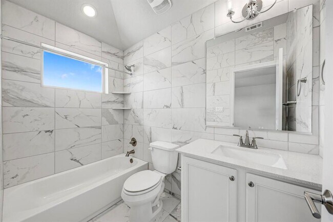 Building Photo - 1813 Mazarro Dr