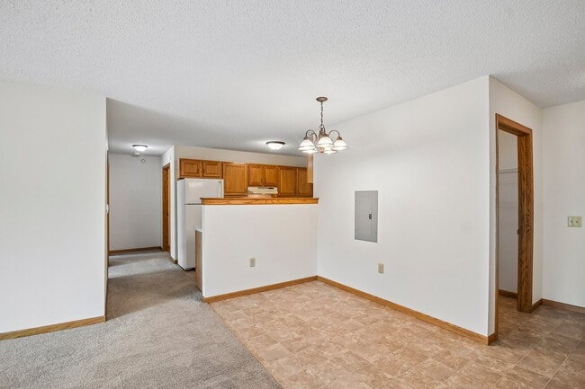 Building Photo - Mill Pond Apartments