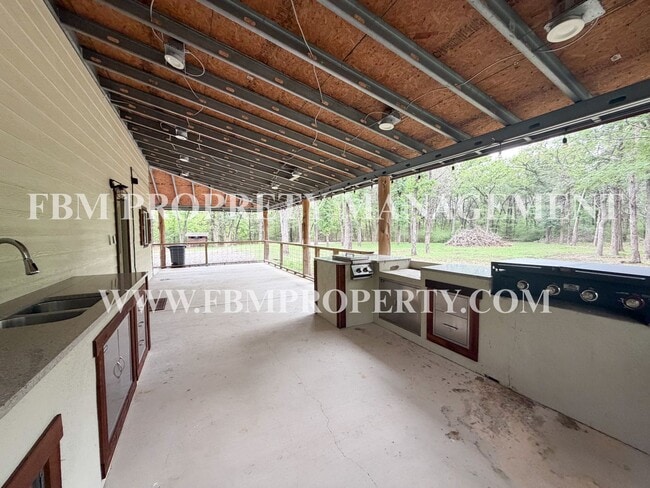Building Photo - 338 Post Oak Dr