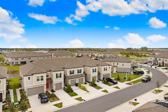 Building Photo - 31894 BLUE PASSING Loop