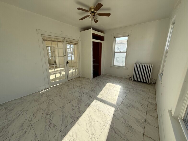 Building Photo - 115 Britannia St