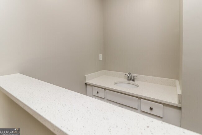 Building Photo - 4795 Jamerson Forest Cir