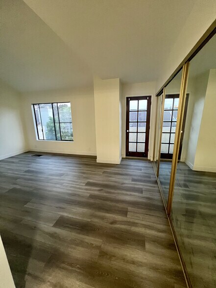 Building Photo - 6665 Canyon Rim Row