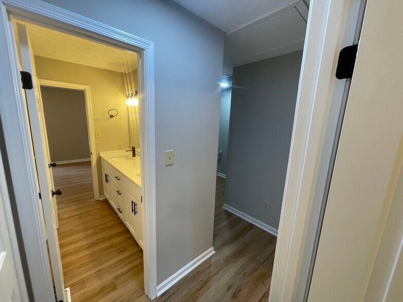 Building Photo - 254 Loch Cir